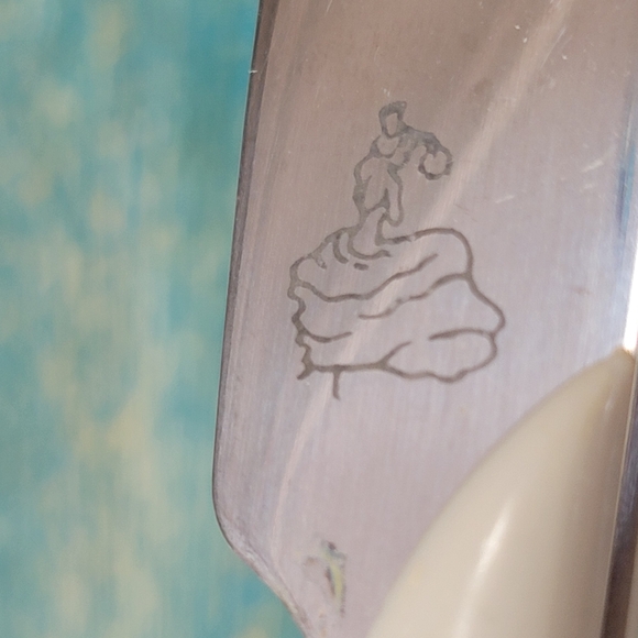 Fiesta Pearl Gray Flatware ~ Knife & 2 Small Forks ~ Retired Swirl ~ Post 86 - Picture 10 of 15